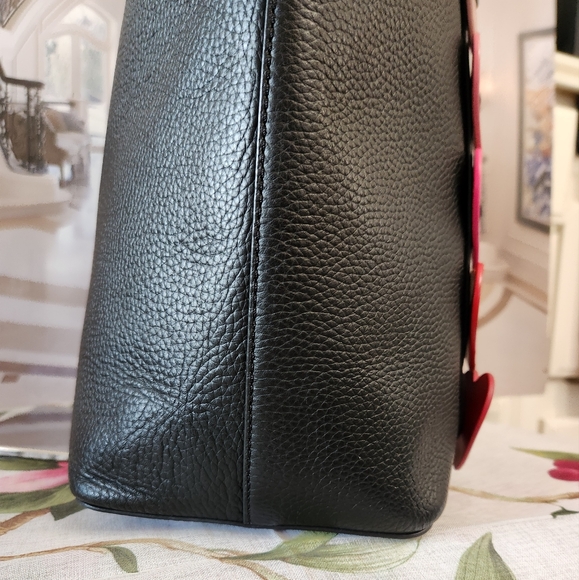 Authentic KATE SPADE Large Tote with HEART DETAIL - Picture 5 of 16